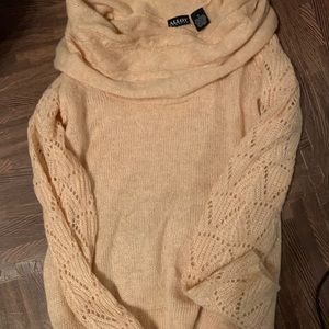 Ladies long sleeve sweater